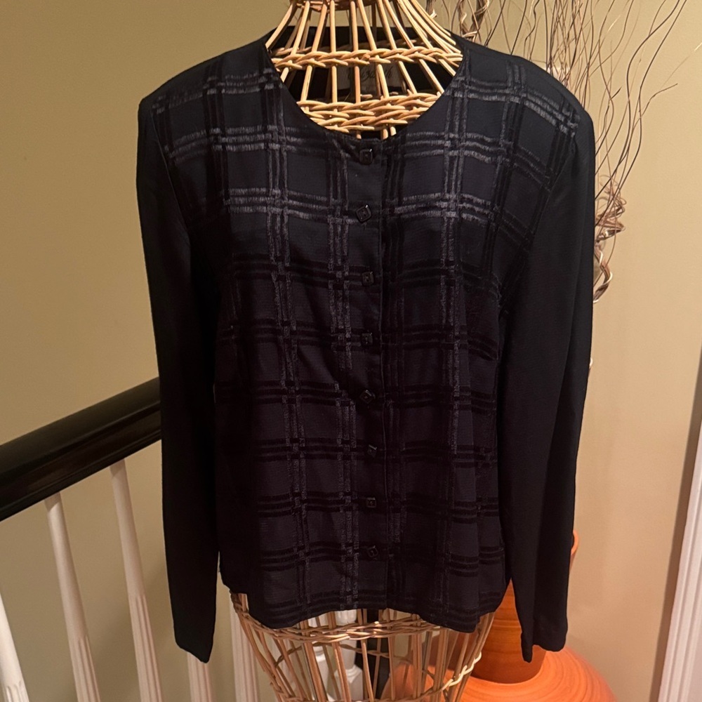 Sarah Elisabeth Vintage top and can be worn as a jacket too
